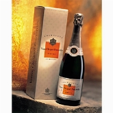 Veuve Clicquot Ponsardin champagne VCP Demi Sec 75cl Giftpack